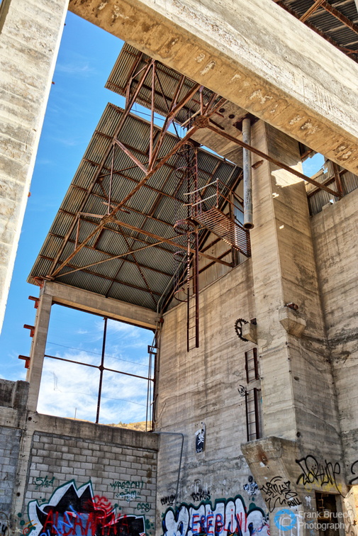 Abandoned_Lime_Cement_Plant_OR_USA040.jpg