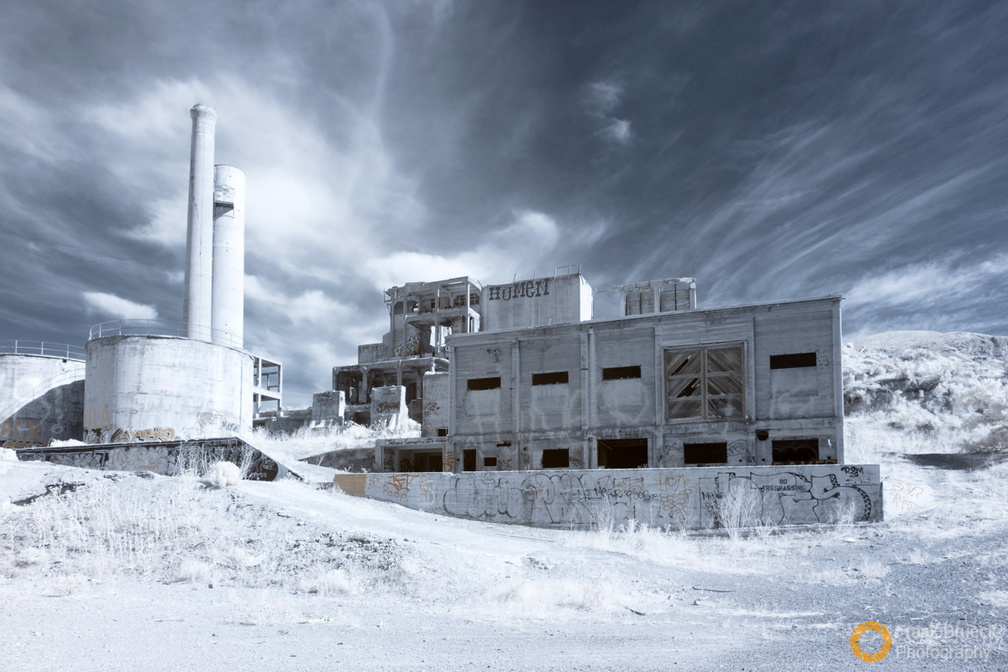 Abandoned_Lime_Cement_Plant_IR_OR_USA006.jpg
