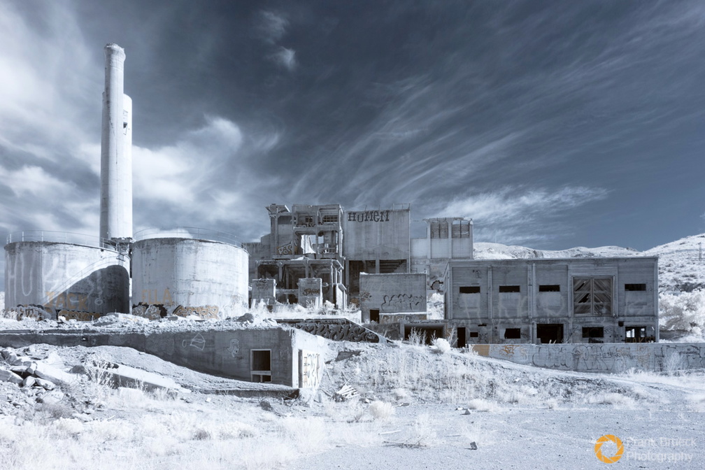 Abandoned_Lime_Cement_Plant_IR_OR_USA007.jpg
