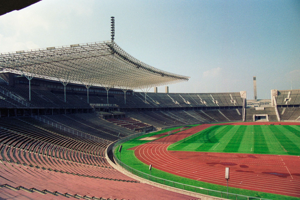 Olympiastadion_Berlin_198904_CO_DEU003.jpg