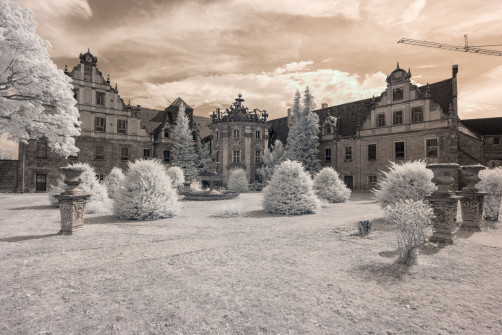 Schloss Vitzenburg Aussenansicht Infrarotfotografie