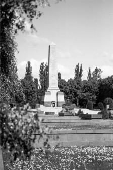 Sowjetisches Ehrenmal (Schönholzer Heide)