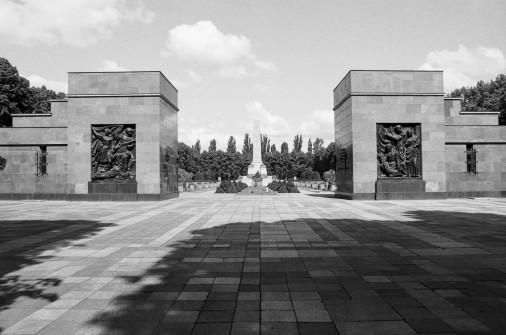 Sowjetisches Ehrenmal (Schönholzer Heide)