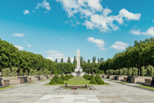 Sowjetisches Ehrenmal (Schönholzer Heide)