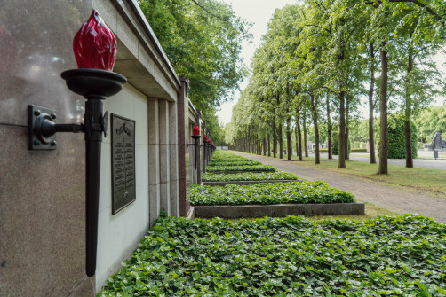 Sowjetisches Ehrenmal (Schönholzer Heide)